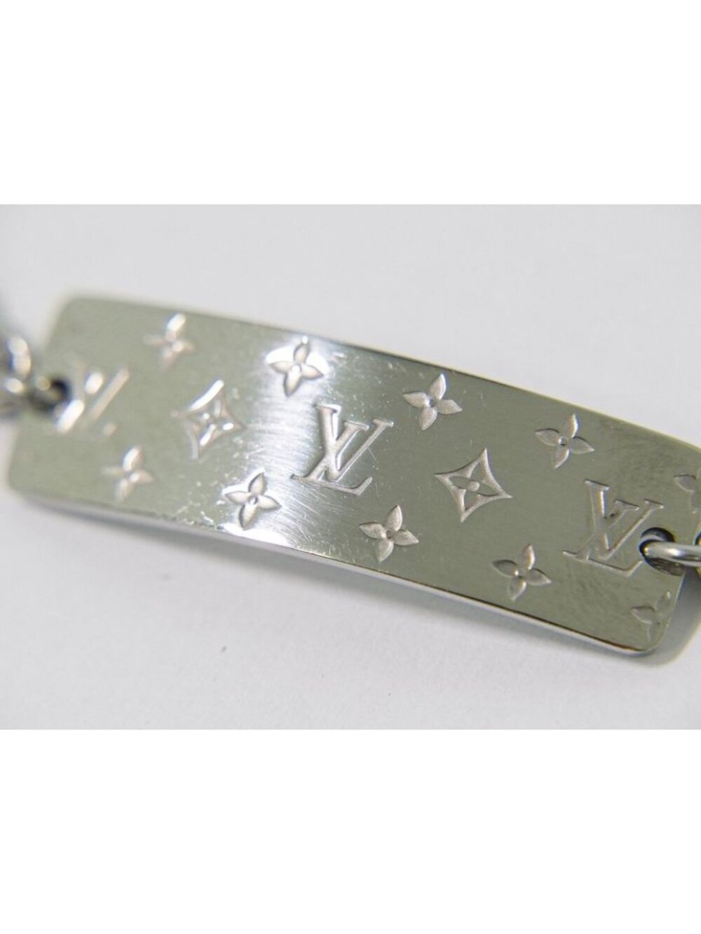Louis Vuitton LV Bracelet Monogram Gold Metal Silver - Picture 2 of 9